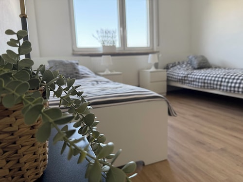Fitters' and vacation apartment near Heidelberg with balcony & view of the countryside