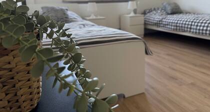 Fitters' and vacation apartment near Heidelberg with balcony & view of the countryside