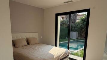 3 bedrooms, iron/ironing board, bed sheets