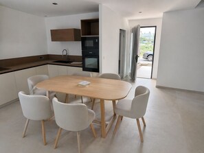 Dining - Magnificent new villa for your vacations 10 minutes from the beaches (Bompas)