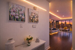 Comfort Studio Suite, Lake View | Interior