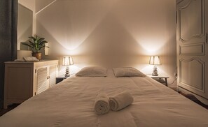 2 chambres, fer et planche à repasser, lit parapluie, Wi-Fi gratuit