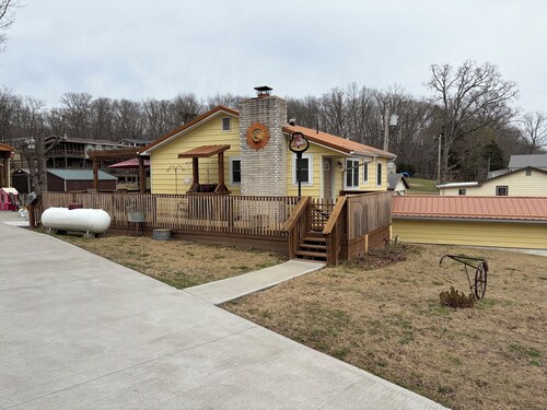 Lake House Near Dock & Boat Ramp Sleeps 6 Spoonbill Ready
