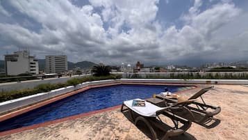 4 piscinas al aire libre