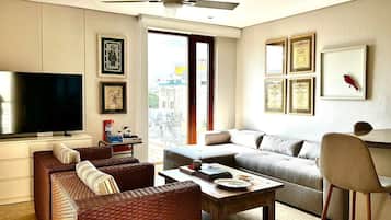 Apartment, City View | Living room