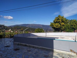 Property grounds - Walnut House with Private Pool (Gondufe)