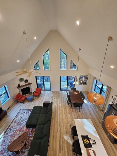Black Seal Chalet-Acadia NP-Wooded Rental-SWH ME