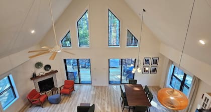 Black Seal Chalet-Acadia NP-Wooded Rental-SWH ME