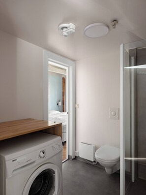 Apartment, 2 Bedrooms | Laundry - Unique Apartment in Stavangers Most Sentral Square (Stavanger)