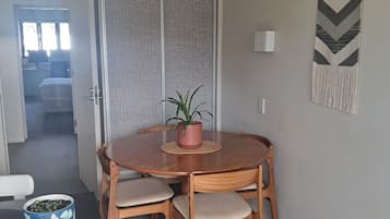 Comfort Apartment | In-room dining