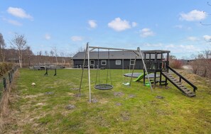 Children’s area - Lovely home in Glesborg with WiFi (Glesborg)