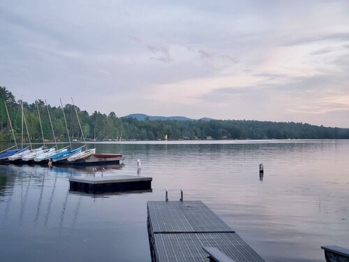 Peaceful 2-bedroom cottage in charming Lincolnville, near lake, winery & Camden