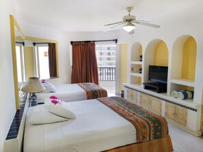 Habitación estándar, vistas al mar | Espacio para trabajar con un portátil y wifi gratis