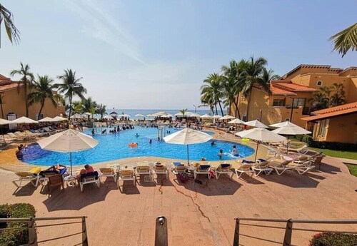 Condominios Torre Continental Ixtapa