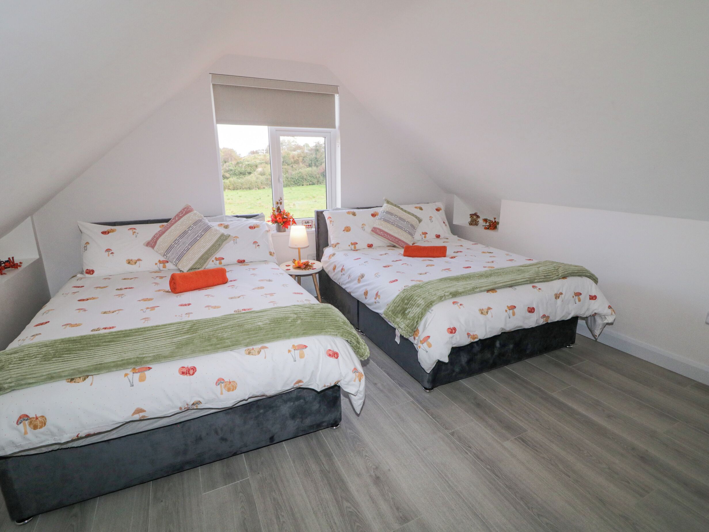 2 bedrooms, individually decorated, individually furnished, free WiFi