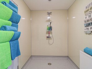Shower - Duffy Lodge (Kilmackilloo)