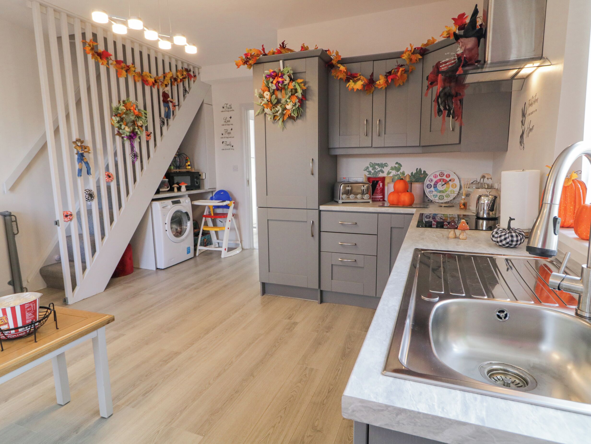Dishwasher, cookware/dishes/utensils
