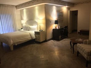 旅行用ベビーベッド、WiFi、ベッドシーツ、車椅子でアクセスできる設備