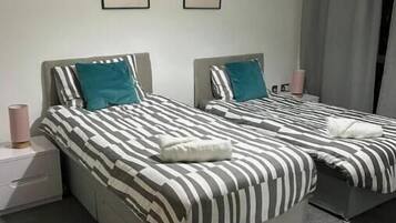 3 bedrooms, iron/ironing board, WiFi, bed sheets