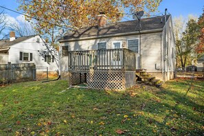 Exterior - Close to U in Champaign, 2 Bedroom House (Champaign)