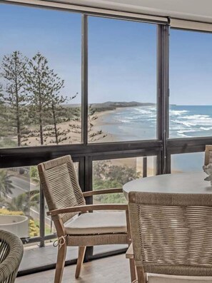 Interior - Summer Cove - Beachfront with Pool (Sunshine Coast)