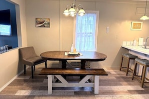 Dining - Adorable Cottage with Lakefront Views, World-class Fishing, & Effortless Escape (Kent)