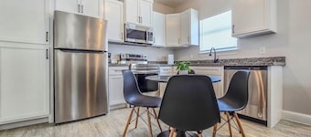 Near Kickapoo Casino1-bedroom condo with AC in charming Eagle Pass
