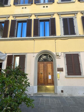 Exterior detail - 2BR • Brand New • Premiere Central Location • Deluxe Palazzo • Monument View (Firenze)