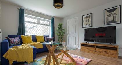 Chic Nottingham Home with Terrace & FREE Parking