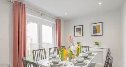 Chic Nottingham Home with Terrace & FREE Parking