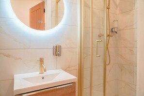 Bathroom - Central London Clapham Junction Flat (Clapham Juction, Greater London)