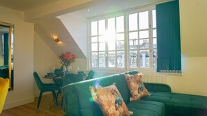 TV - Apt 7 • Central London Clapham Junction Flat (Greater London)