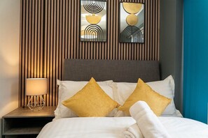 2 dormitorios, tabla de planchar con plancha, Internet y ropa de cama