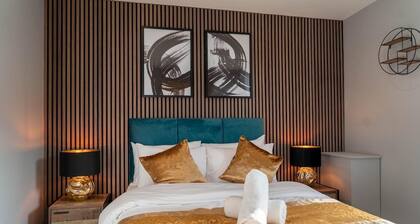 Stylish Central Oxford Retreat with Sunny Terrace