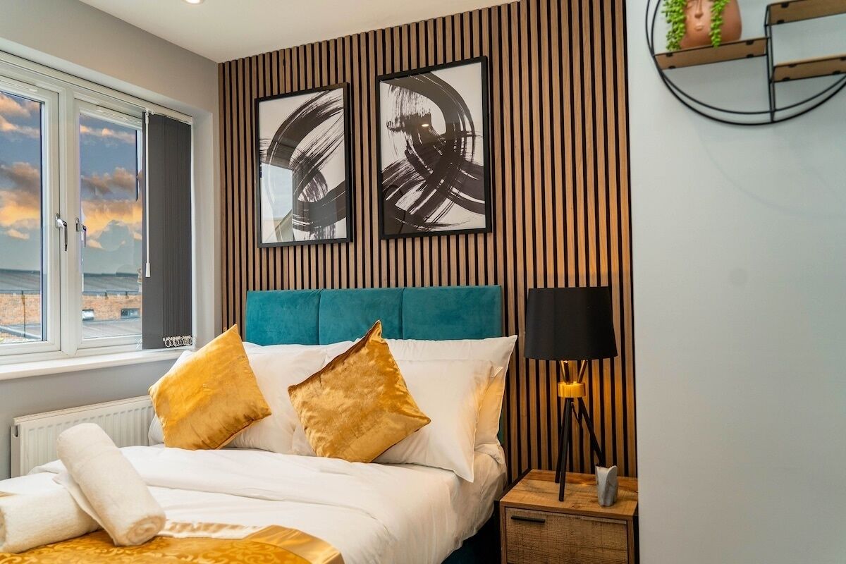 2 habitaciones, tabla de planchar con plancha, internet y ropa de cama 