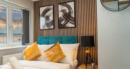Bright & Stylish Oxford Flat w/ Terrace