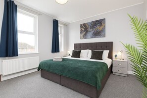 5 bedrooms, free WiFi - Spacious 5 Bed with Garden and free Street Parking (Nottingham)