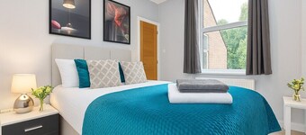 Spacious 5 Bed with Garden and free Street Parking