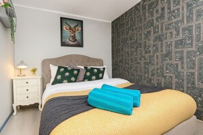 3 bedrooms, Internet - Free Parking and Garden 3 Bedroom Sleeps 8 guests (Nottingham)
