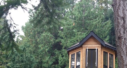 Keats Island Cabin