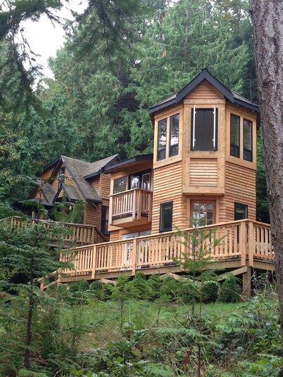 Keats Island Cabin