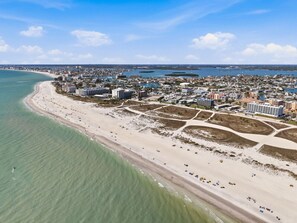 Beach nearby - Capri-Lux Pool/Hot-Tub/Steps To the Beach (Treasure Island)