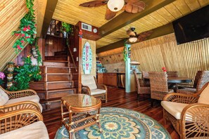 Dining - The Tiki Hut & Polynesian A-Frames at the Beach! (Surfside Beach)