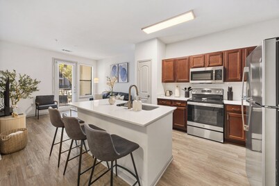 Modern Styled  1 King+Sofa Bed Retreat Frisco, TX