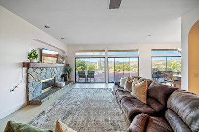 Serene 4-bedroom Hilltop Villa with breathtaking views