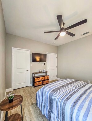 Room - Welcoming 2-bedroom house with AC in charming Eagle Pass (Eagle Pass)