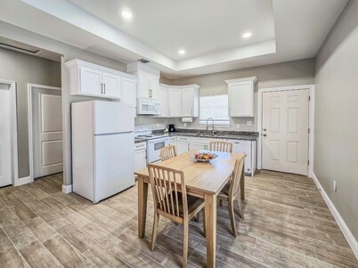 Welcoming 2-bedroom house with AC in charming Eagle Pass