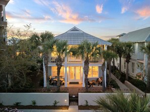 Terrace/patio - New Seacrest Beach Community! 3 BR, steps to pool, bikes and pool (Panama City)