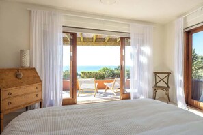 Iron/ironing board, WiFi, bed sheets - The Villino at Cypress Ridge Estate (Waiheke Island)