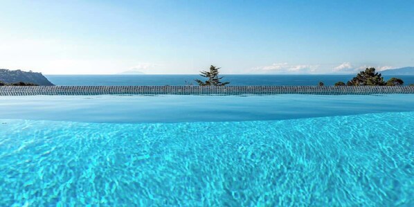 Pool - The Villino at Cypress Ridge Estate (Waiheke Island)